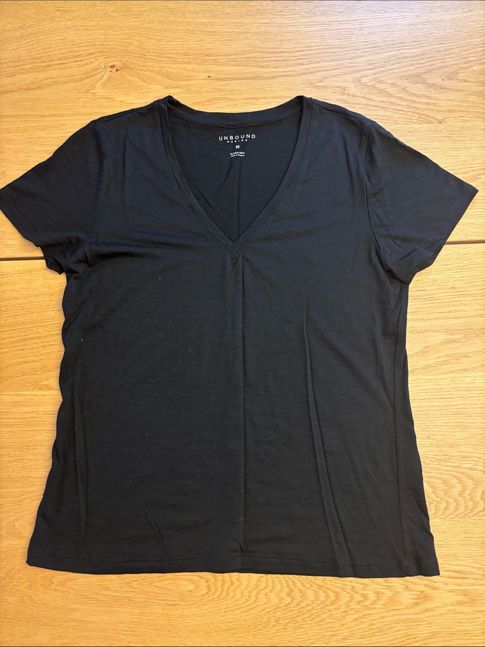 Unbound Merino Ultralight V-Neck T-Shirt